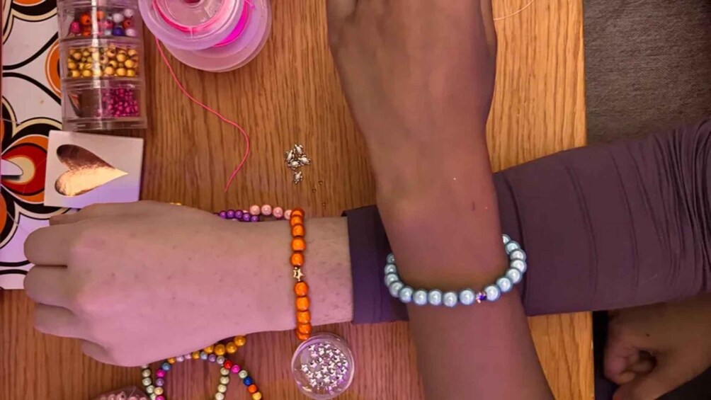 Picture 1 for Activity Berlin: Illuminating Pearl Bracelet Workshop 2