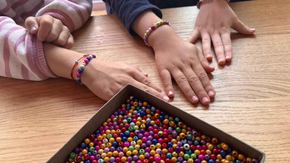 Picture 5 for Activity Berlin: Illuminating Pearl Bracelet Workshop 4