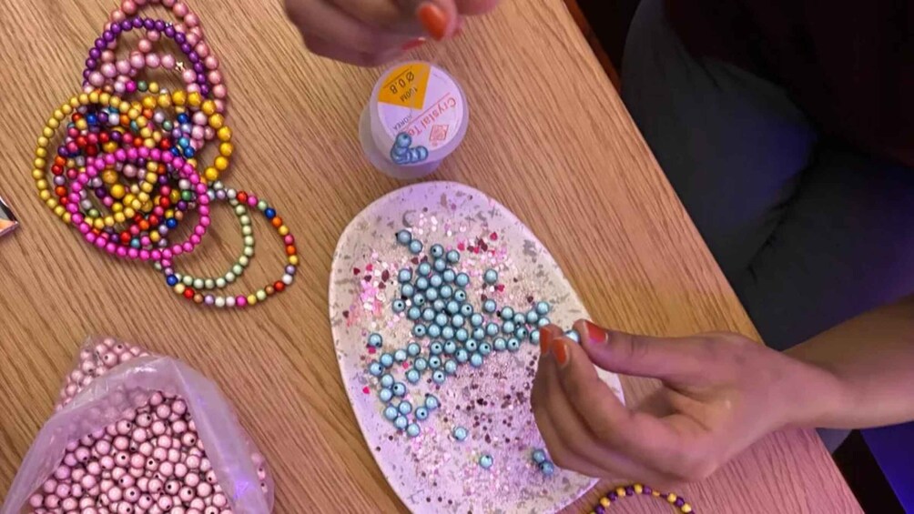 Berlin: Illuminating Pearl Bracelet Workshop 5