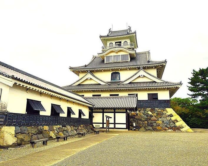 Picture 3 for Activity Shiga: Nagahama Castle, Gateway to Japan’s Great Unifier 2