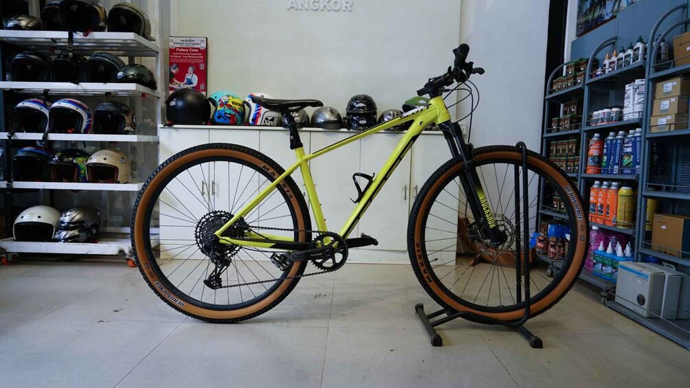 Siem Reap: Premium Mountain Bike Rental with Helmet 1