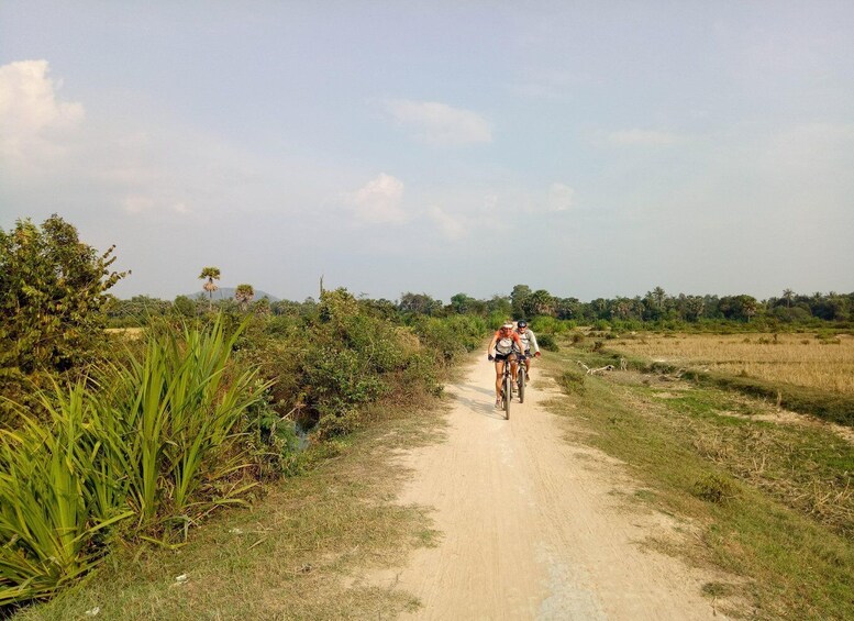 Picture 1 for Activity Preah Dak Village Cycling Tour with Snacks 3
