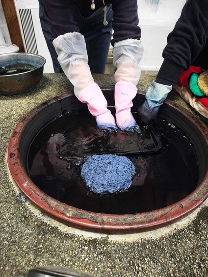 Picture 12 for Activity Nara: Yakushiji Temple, Sweets, and Indigo Dyeing Tour 2