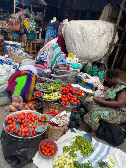Picture 8 for Activity Lomé City Tour: Markets, Monuments &Culture with Local Guide 3