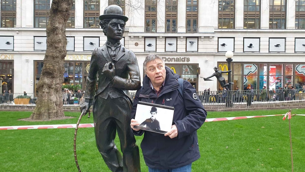 London: Charlie Chaplin Tour with Tube Journey 1