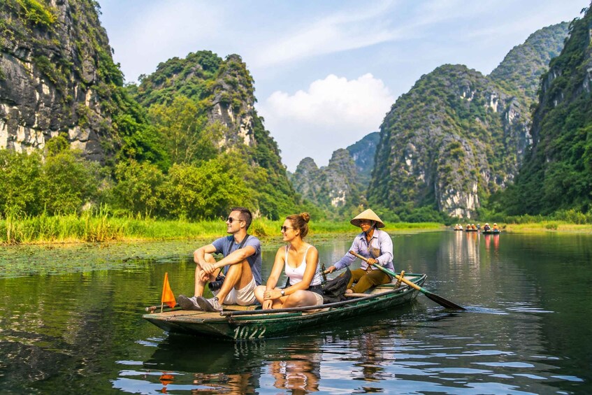Cuc Phuong Wildlife & Bear Rescue Van Long Day Tour 2