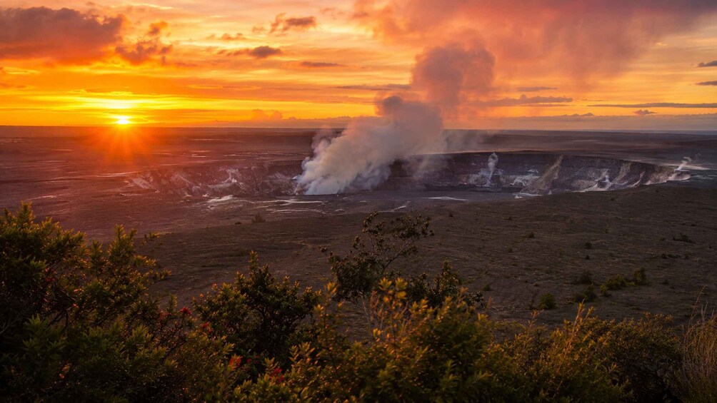 Big Island: Volcanoes, Black Sand Beach & Kona Coffee Tour 1