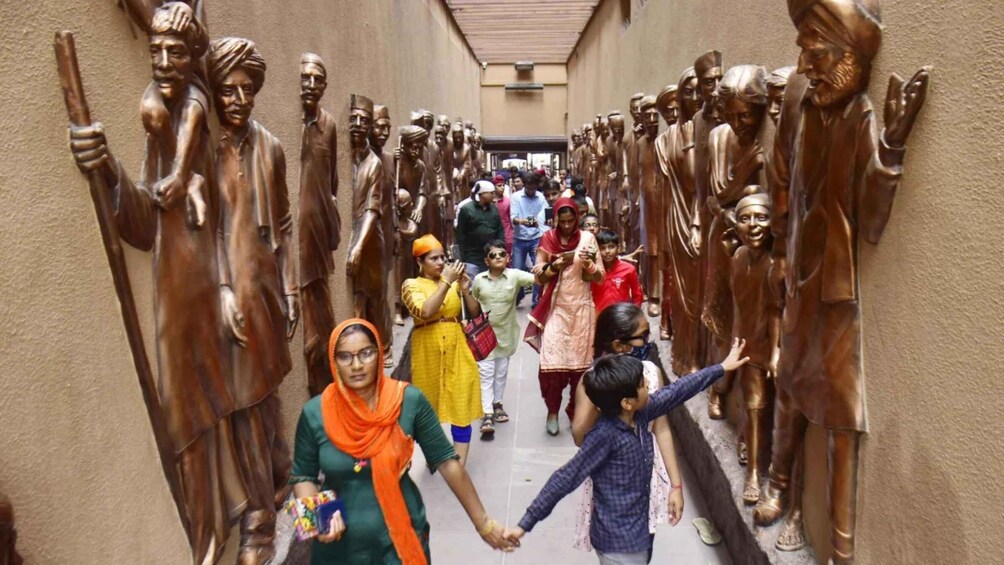 Picture 2 for Activity Amritsar: Golden Temple Guided Tour 5