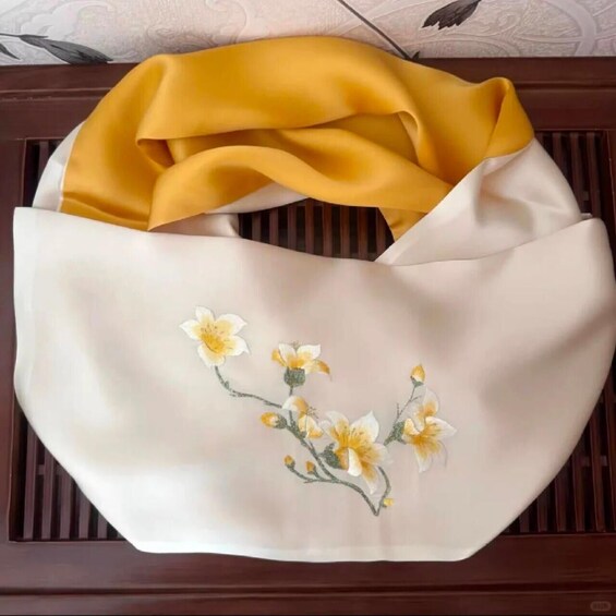 Suzhou: Su Embroidery & Silk Workshop with Scarf 1
