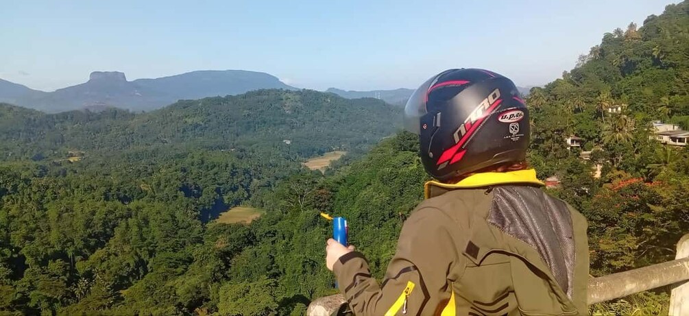 Picture 6 for Activity Colombo to Kandy Solo Bike Adventure Day Tour 4