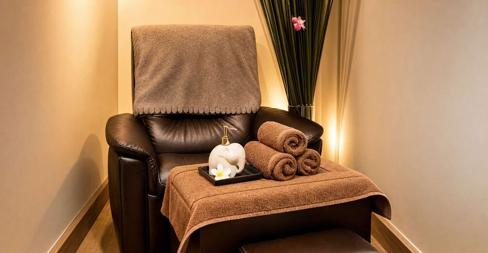 Picture 1 for Activity Bangkok: Luxury Spa Shoulder and Back and Head Massage 2