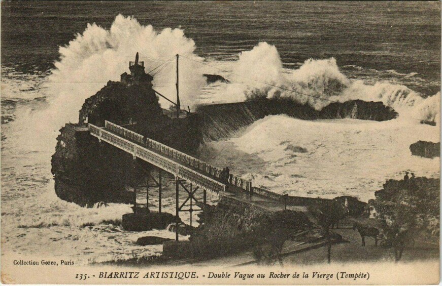 Picture 6 for Activity Biarritz: Surfing and Ocean History Walking Tour 1