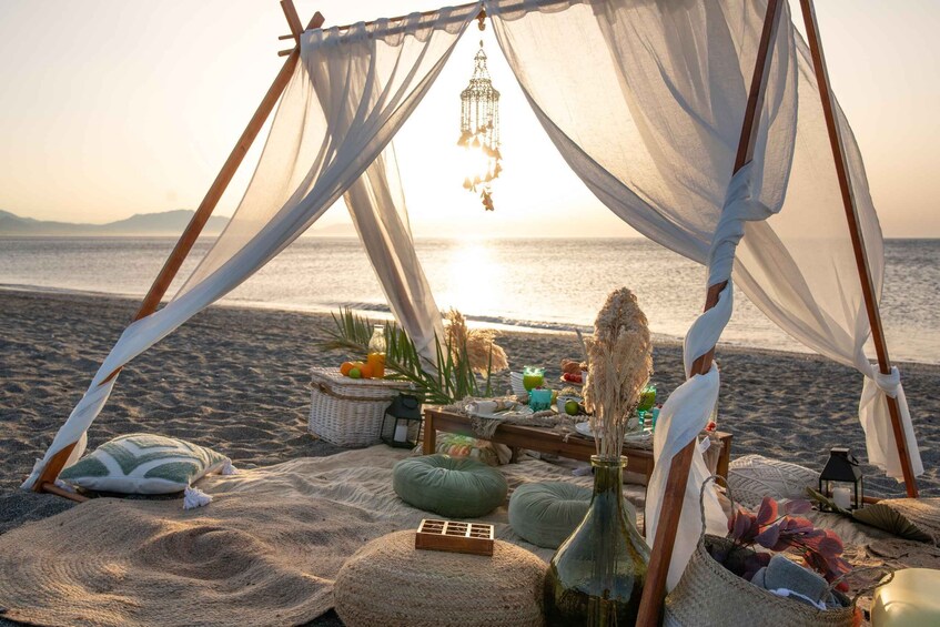 Marbella: Styled Outdoor Picnic with Tapas. 1