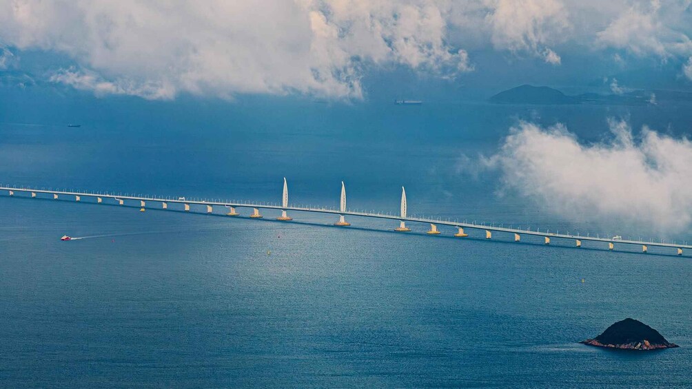 Picture 5 for Activity Zhuhai: Bridge Boat Tour, Qi'ao Island & Lunch Day Trip 2