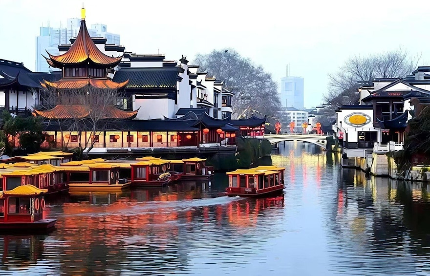 Nanjing Day Tour: Niushou Mountain, Confucius Temple, Cruise 1