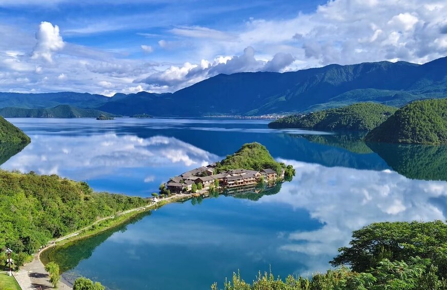 Picture 6 for Activity From Lijiang: Lugu Lake Day Trip with Boat Ride 4