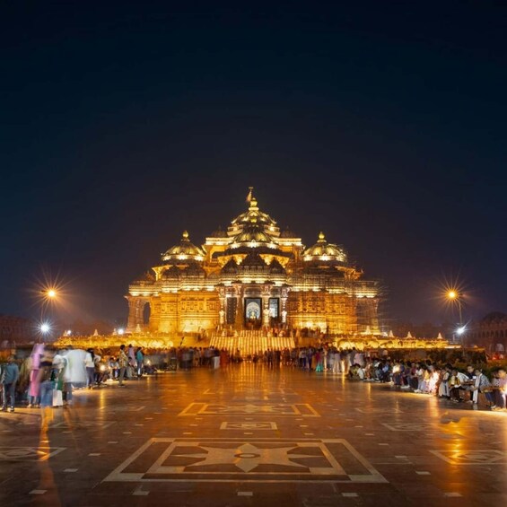 Picture 3 for Activity Delhi: Akshardham Temple Tour with Light and Water Show 1