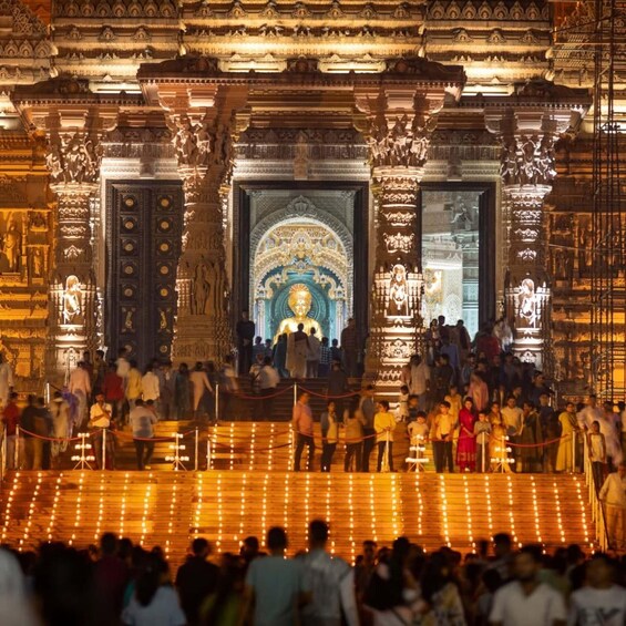 Picture 7 for Activity Delhi: Akshardham Temple Tour with Light and Water Show 2