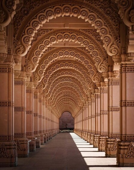 Picture 8 for Activity Delhi: Akshardham Temple Tour with Light and Water Show 4