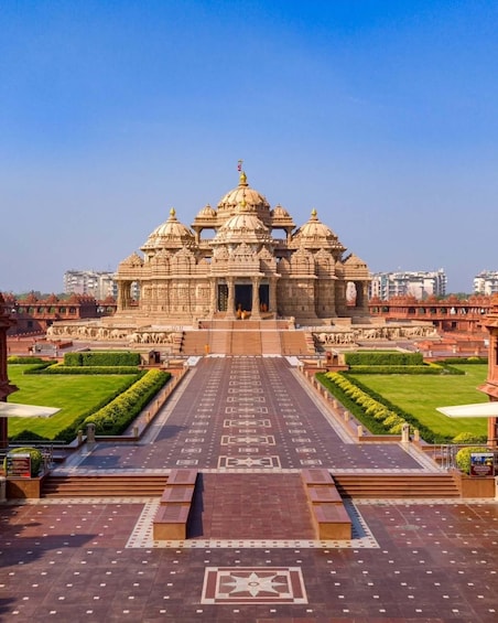 Delhi: Akshardham Temple Tour with Light and Water Show 1