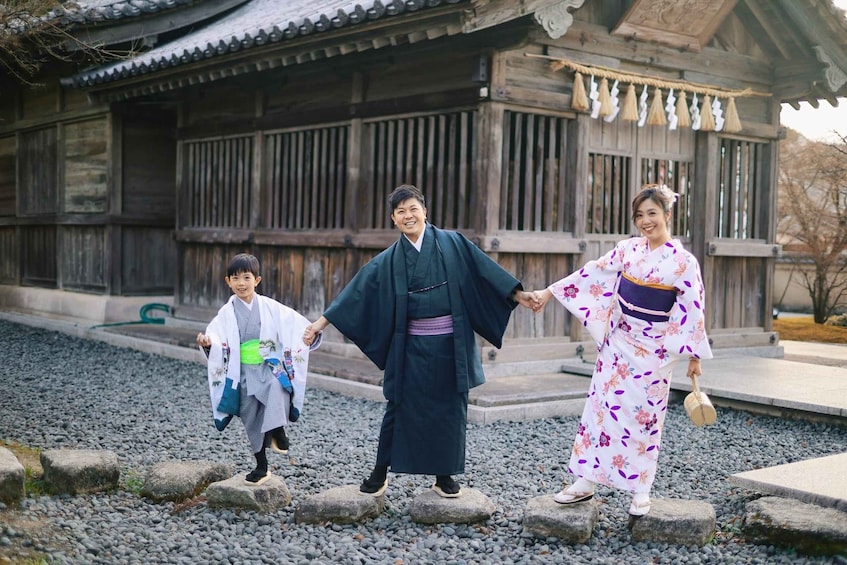 Dazaifu: Four Seasons Photoshoot with Local Photographer 1