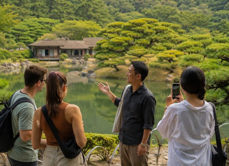 Takamatsu Private Photo Walk: Garden & Castle Town 1