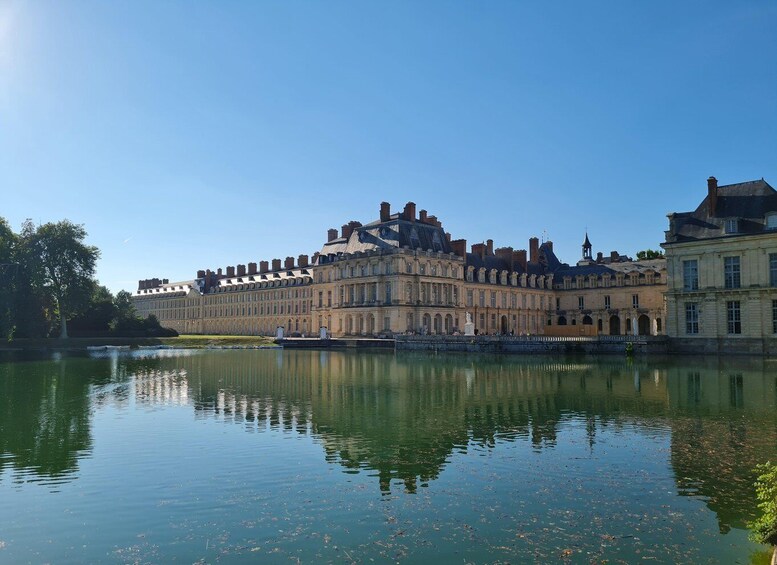 Picture 3 for Activity Fontainebleau, Barbizon and Moret-sur-Loing Trip From Paris 4