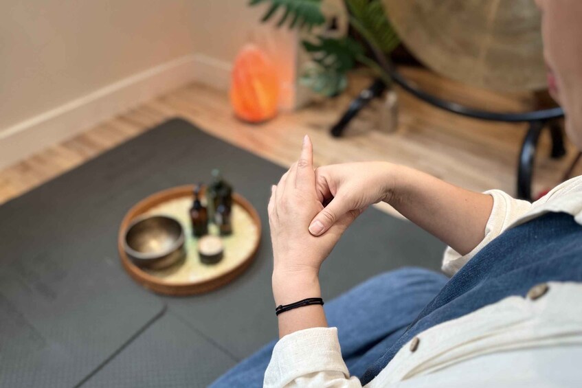 Picture 1 for Activity Hong Kong: Jet-Lag Ritual Sound Bath, Meridian Massage & Tea 4