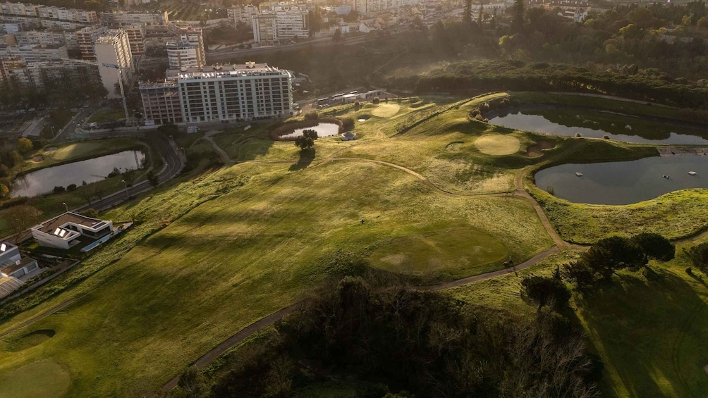 Picture 2 for Activity The One Hills Lisbon 1H TrackMan Golf Simulator Experience 3
