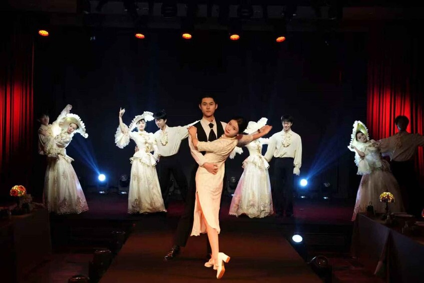 Picture 1 for Activity Wuhan: Hankou Fenghua Royal Dining + Performance Experience 5