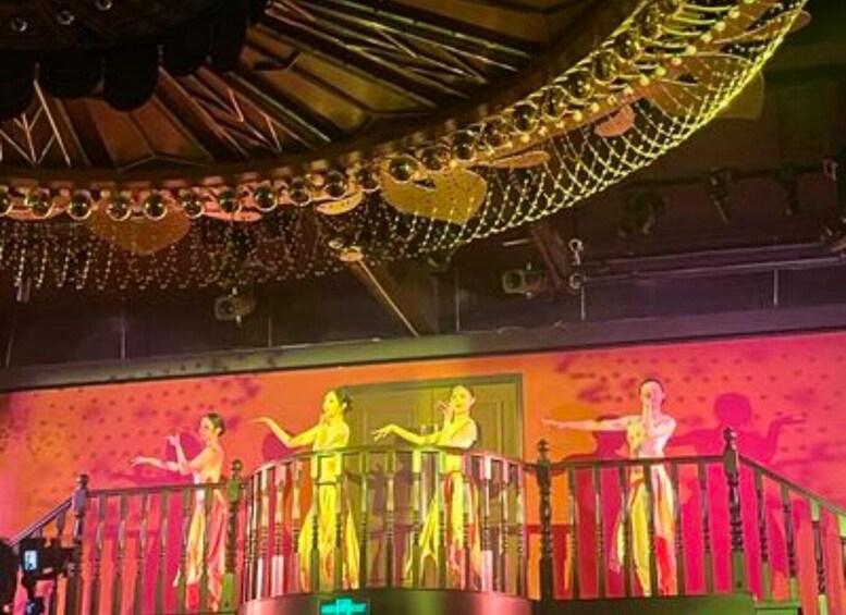Picture 10 for Activity Wuhan: Hankou Fenghua Royal Dining + Performance Experience 2