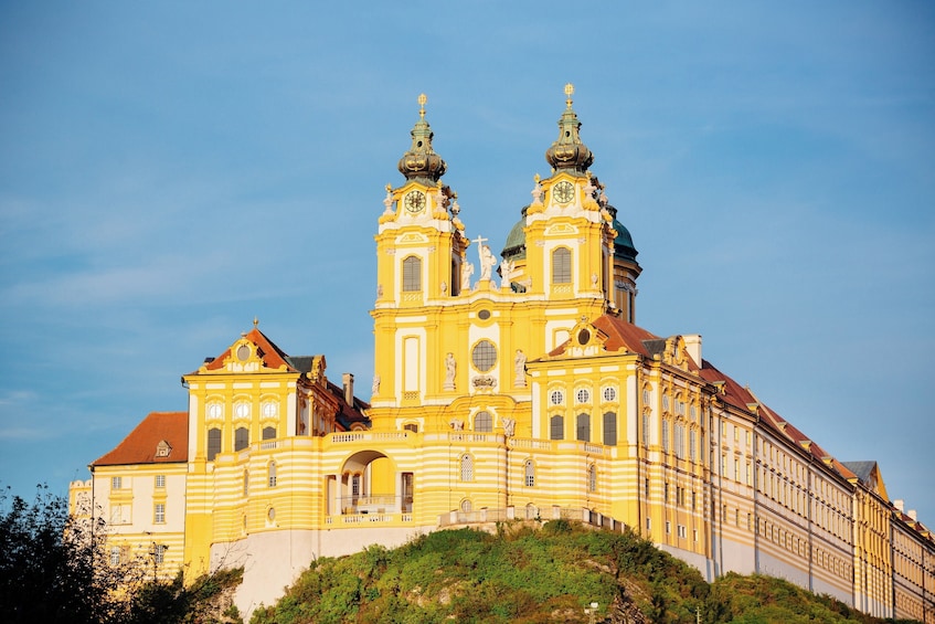 Best of Austria: Hallstatt, Melk & HOP ON HOP OFF 4