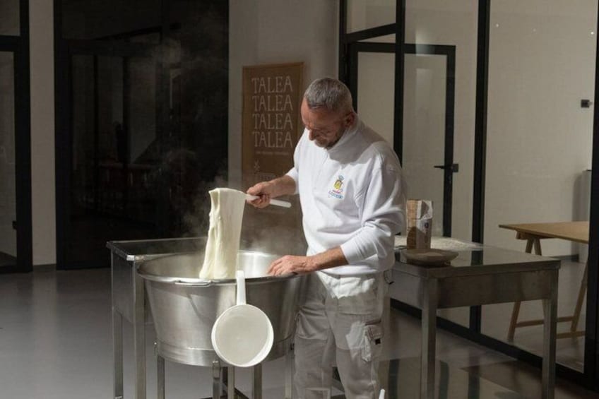 Learn the Art of Handcrafted Mozzarella at Talea Cheese Academy 4