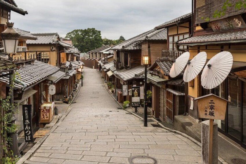 Kyoto Self Guided Walking Tour Gion Alleys with Audio and Quiz 2