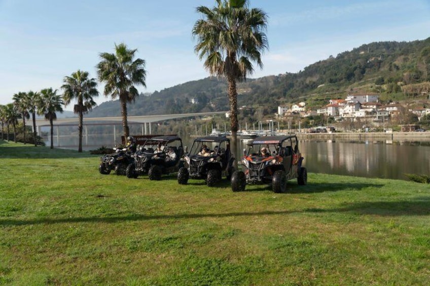 Buggy Off Road Adventure on the banks of the Thames River 5