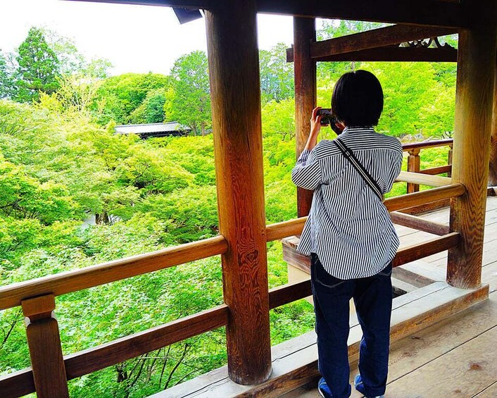 Picture 3 for Activity Kyoto: Tofuku-ji Temple and Komyo-in Guided Walking Tour 2