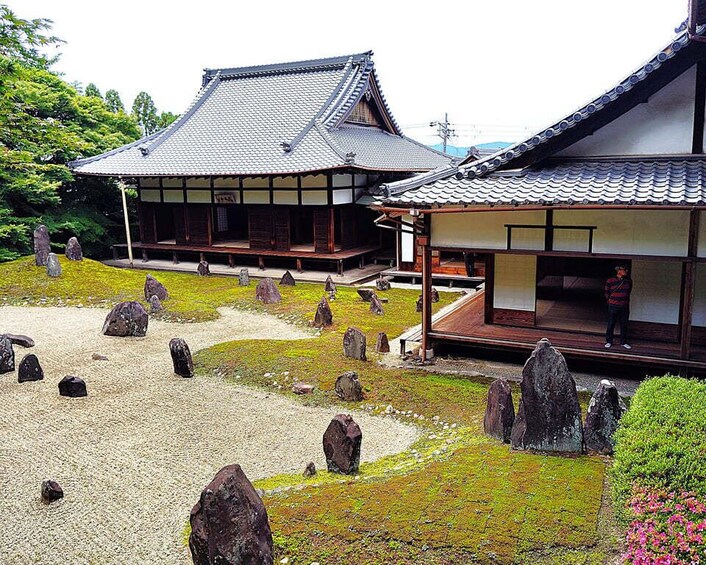 Picture 5 for Activity Kyoto: Tofuku-ji Temple and Komyo-in Guided Walking Tour 4