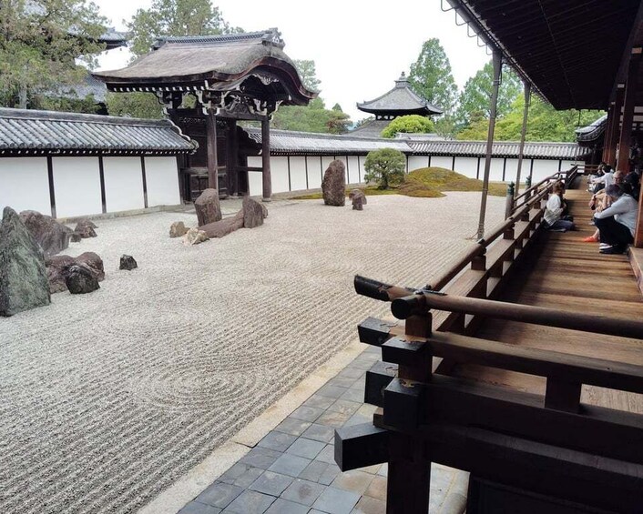Picture 11 for Activity Kyoto: Tofuku-ji Temple and Komyo-in Guided Walking Tour 5