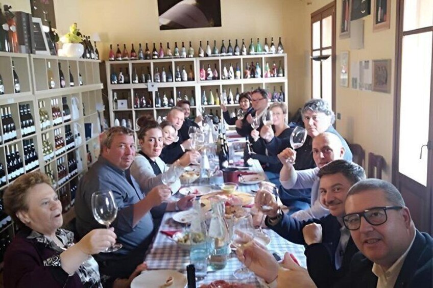 Lake Garda Tasting 5 Typical Wines with Chopping Board 4