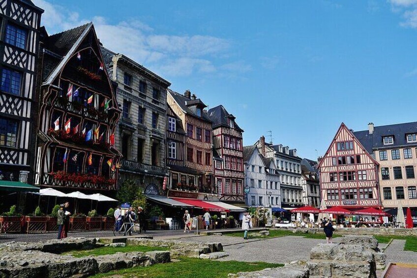 Rouen guided historical tour of the old town 5