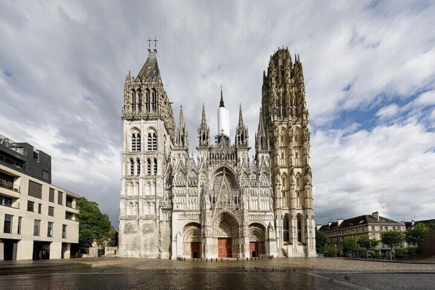 Rouen guided historical tour of the old town 1