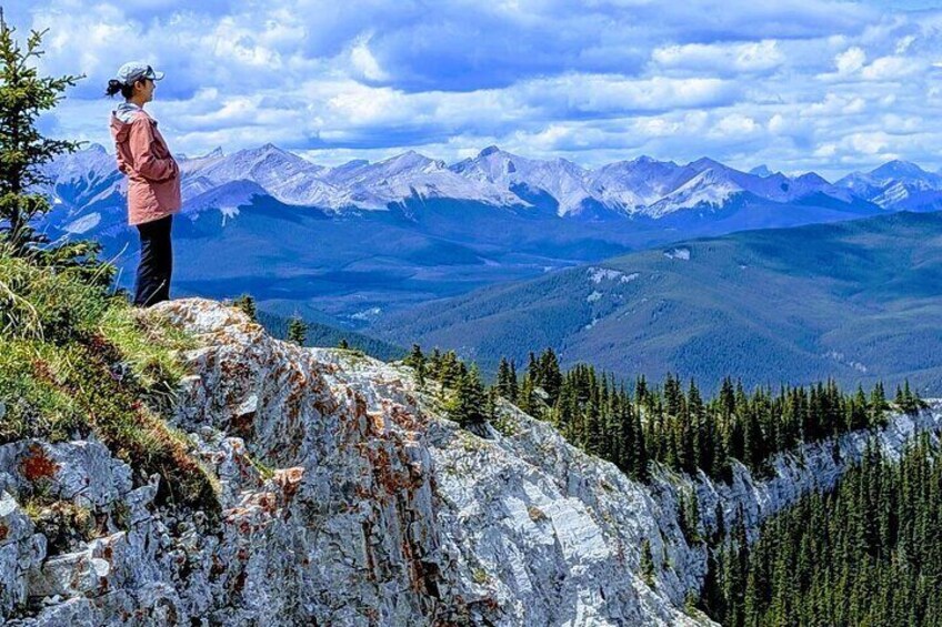 Calgary: Canadian Rockies Low-Impact Hiking Tour 1