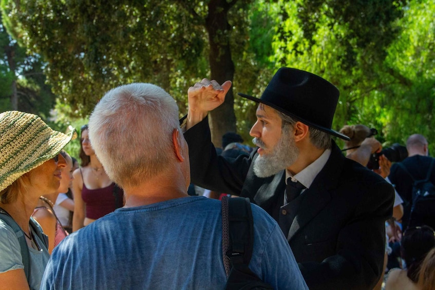 Gaudí Comes Alive: Dramatized Sightseeing Tour of the Exterior of the Sagrada Familia 1