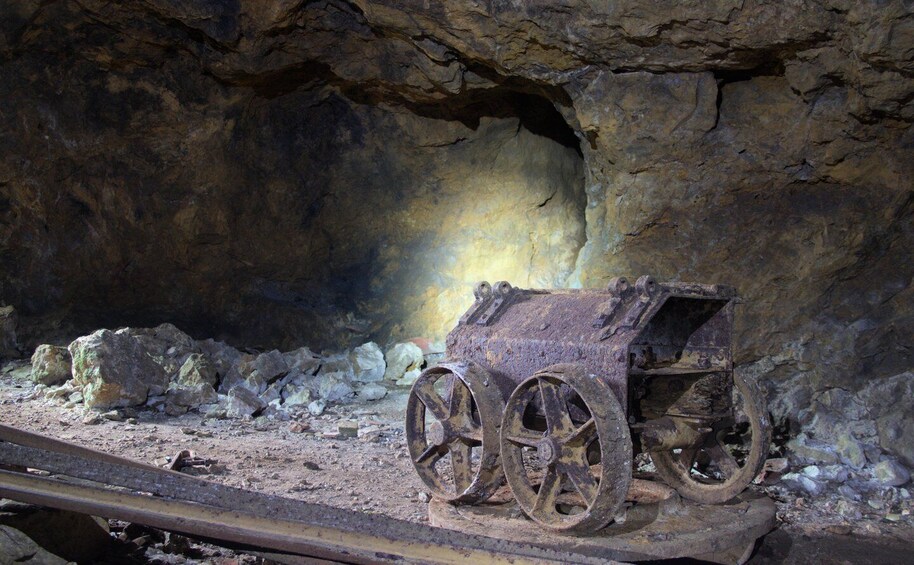 Picture 2 for Activity Udías-Cantabria Excursion and Workshop on Minerals and Rocks with Visit to a Mine 2