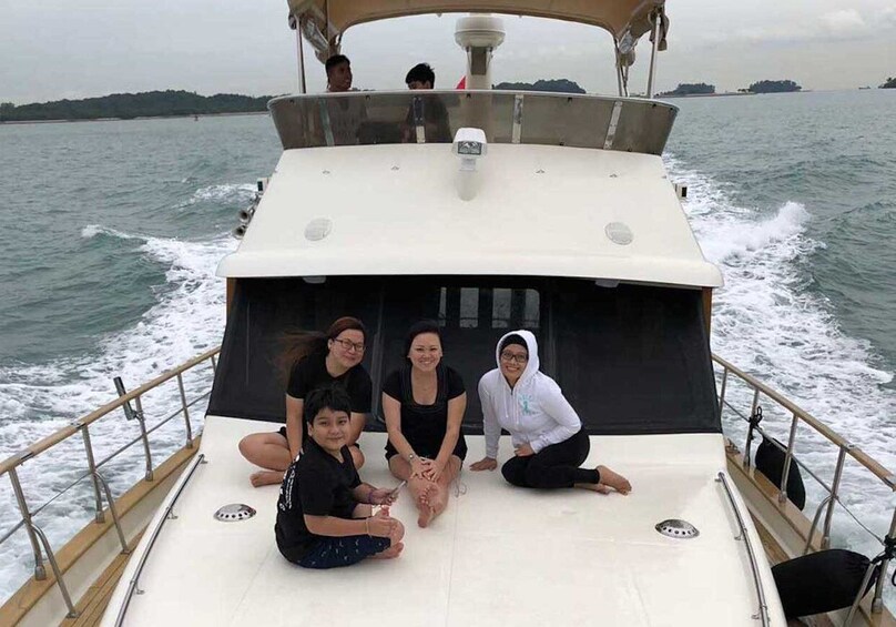 Picture 3 for Activity Singapore: City Skyline Yacht Cruise with Welcome Mocktail 2