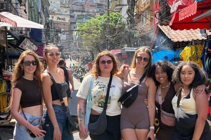 Discover Rocinha with a Multilingual Local Guide 3