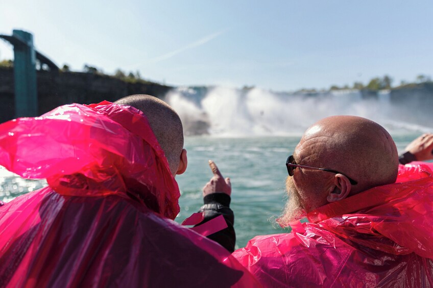 Niagara Falls Boat Cruise & Guided Highlights Tour 3
