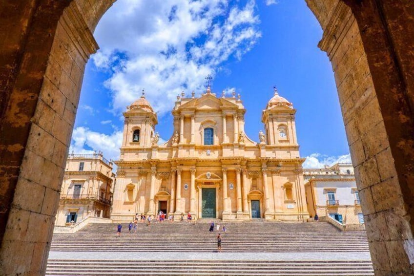 Da Siracusa tour a piedi di Noto con degustazione gastronomica 2