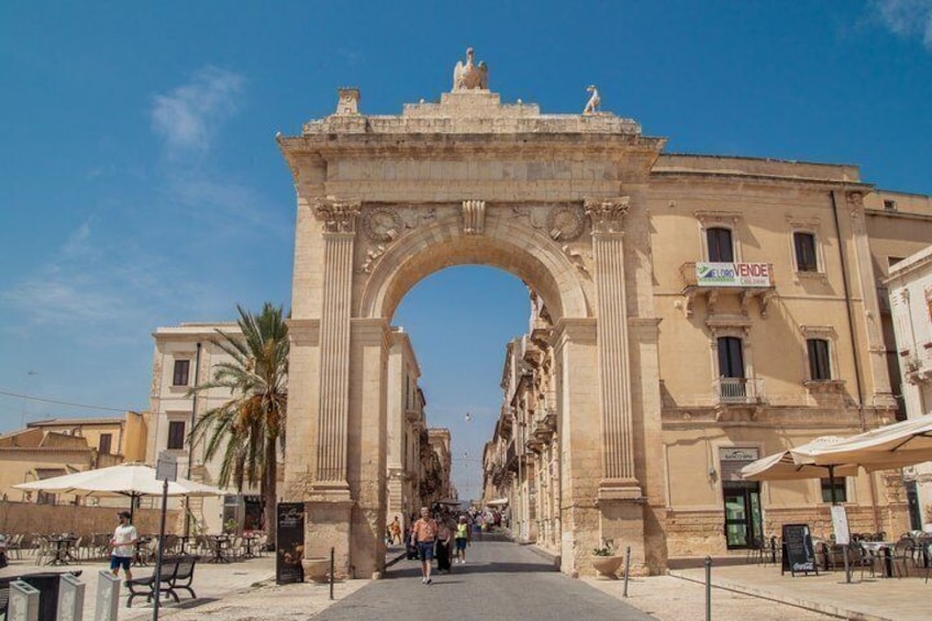 Da Siracusa tour a piedi di Noto con degustazione gastronomica 3