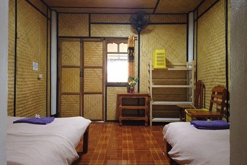 Pai Kung Fu and Qigong Wellness Class at Nam Yang Retreat 4